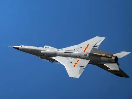 Senator Banks Raises Alarm Over Chinese Pilots Training in US Flight Schools
