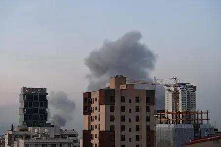 US military launches fresh strikes on Iran amid ceasefire tensions