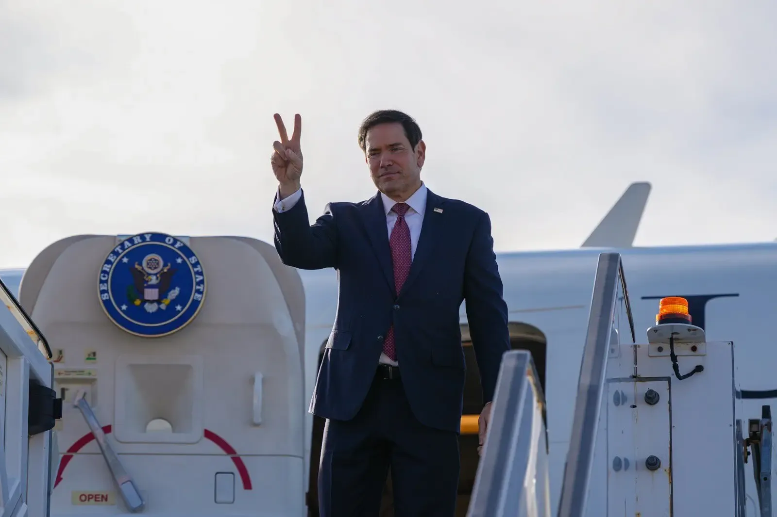 US takes 200 firms to Central Asia in push against Russia-China influence