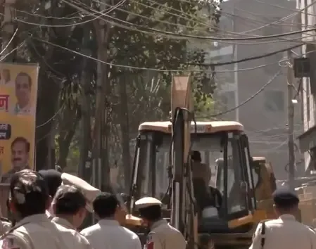 उत्तम नगर में युवक हत्या मामले में प्रशासन ने बुलडोजर कार्रवाई की, 7 गिरफ्तार