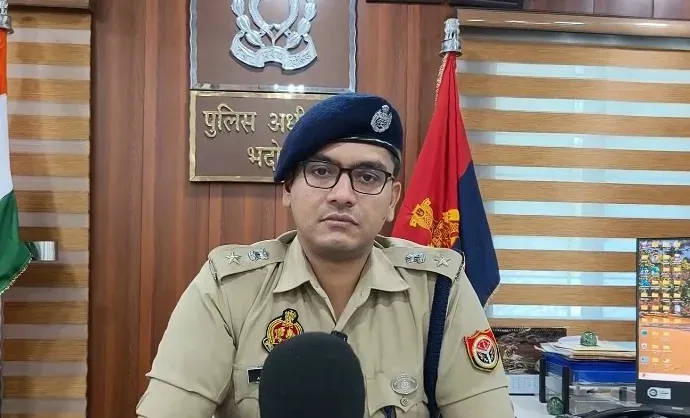 UP कांस्टेबल भर्ती परीक्षा 2025: भदोही के 6 केंद्रों पर हाई अलर्ट, साइबर टीम भी तैनात