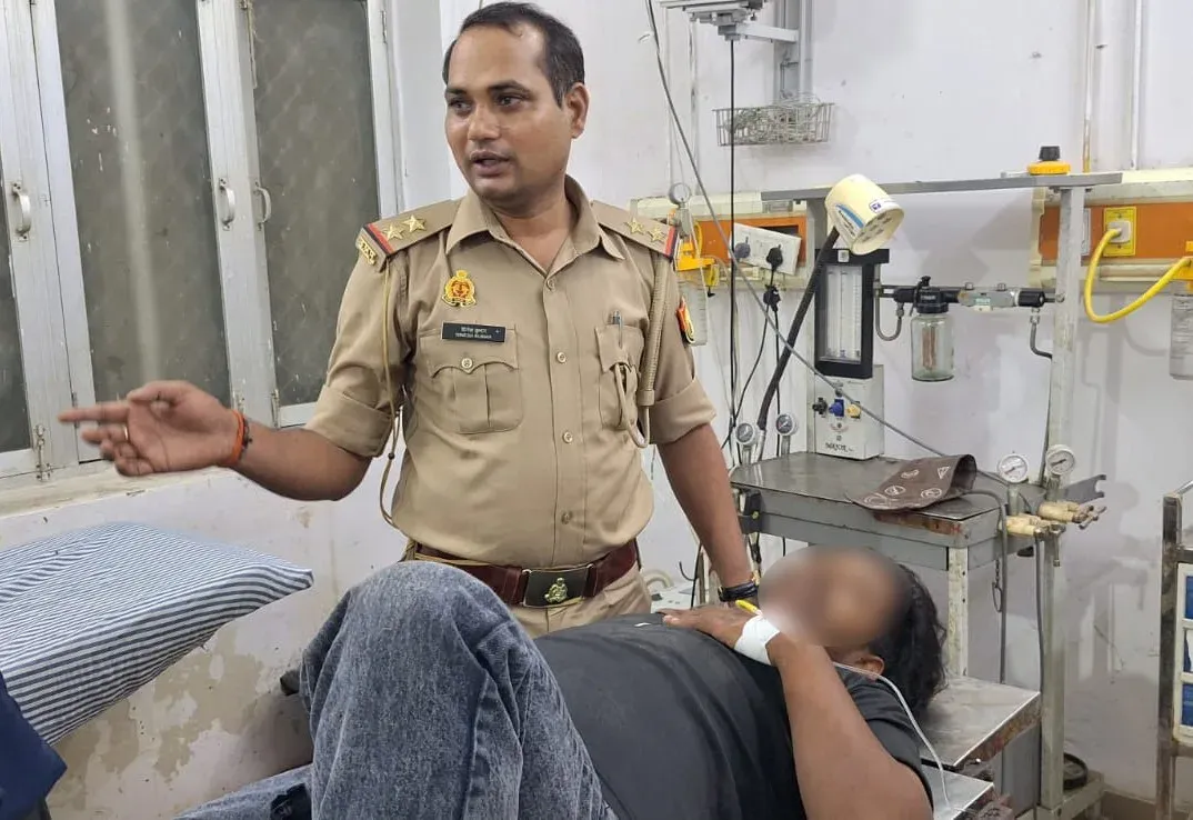 देवरिया मुठभेड़: पुलिस ने कलीम शेख व मुसाफिर शाह को दबोचा, 2 तमंचे और लूट की सोने की माला बरामद