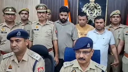 उत्तर प्रदेश : दुबई में बैठे बदमाश की डिमांड पर गाड़ियां चुराता था गैंग, तीन आरोपी गिरफ्तार