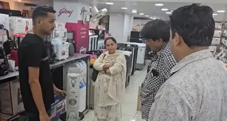 उत्तर प्रदेश: जीएसटी स्लैब में सुधार के बाद खिले लोगों के चेहरे, बोले- सरकार ने अच्छा कदम उठाया