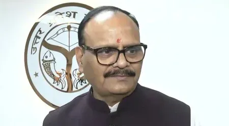 UP कैंसर मुक्त प्रदेश अभियान: ब्रजेश पाठक ने 75 जिलों में 100-शैय्या अस्पताल का खाका रखा