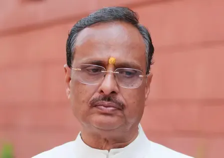 उत्तर प्रदेश: माफिया के कब्जे से मुक्त कराई जमीन वापस लौटाई गई, दिनेश शर्मा ने योगी सरकार को सराहा
