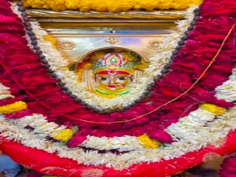 उत्तर प्रदेश में मां चंद्रघंटा के अद्भुत दर्शन, जानें दो प्रमुख मंदिरों के बारे में