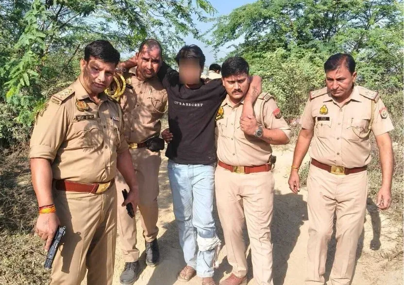 रामपुर-बुलंदशहर में पुलिस मुठभेड़: कथित गौकश समेत तीन बदमाश गिरफ्तार, दो के पैर में गोली