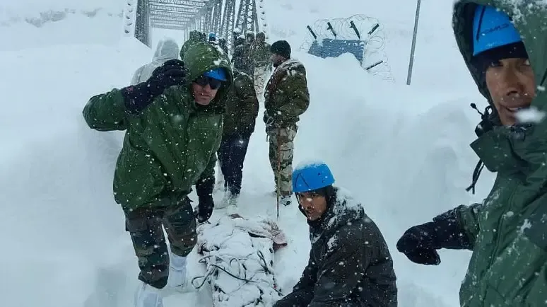 Uttarakhand Avalanche: CM Dhami Inspects Disaster Control Room