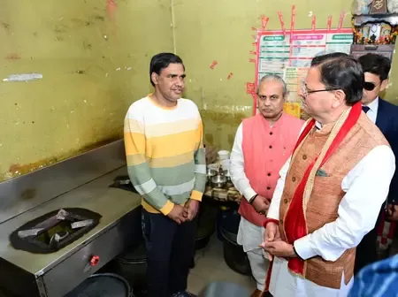 उत्तराखंड : सीएम पुष्कर धामी ने रेस्टोरेंट में पहुंच लिया रसोई गैस आपूर्ति का जायजा