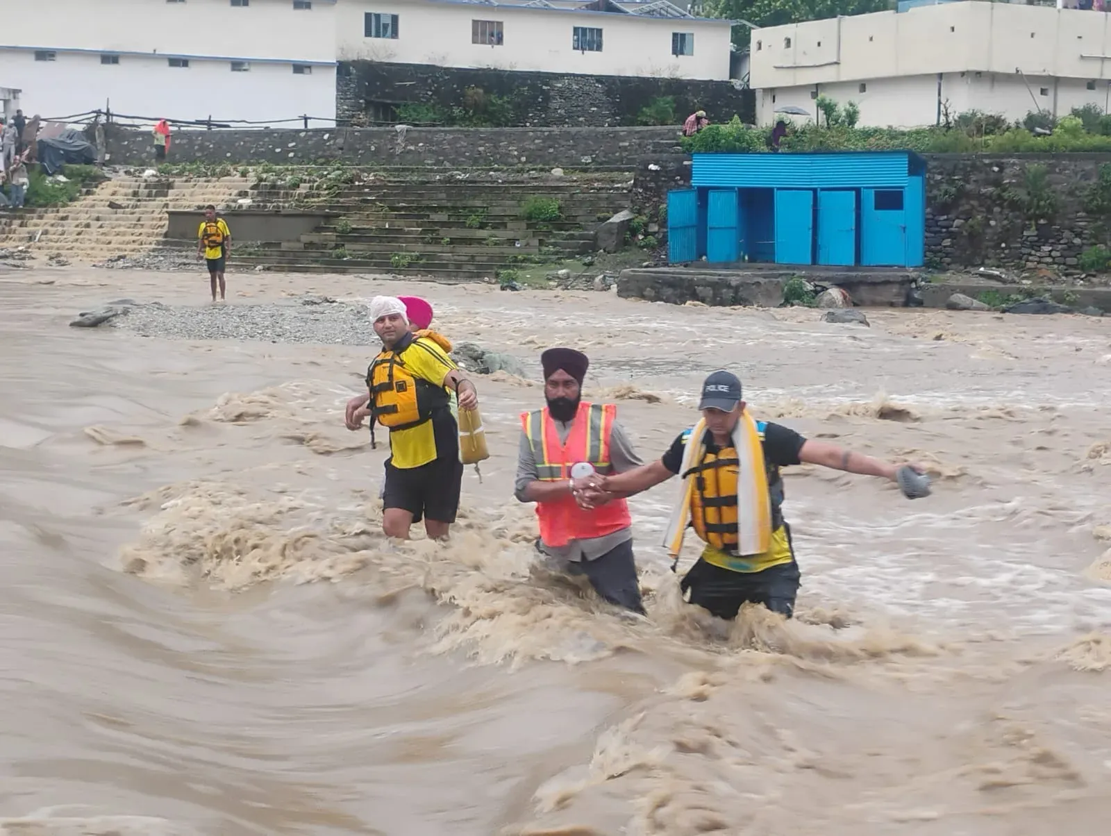 Uttarakhand SDRF rescues 50+ devotees stranded in Ladhiya river at Jod Mela