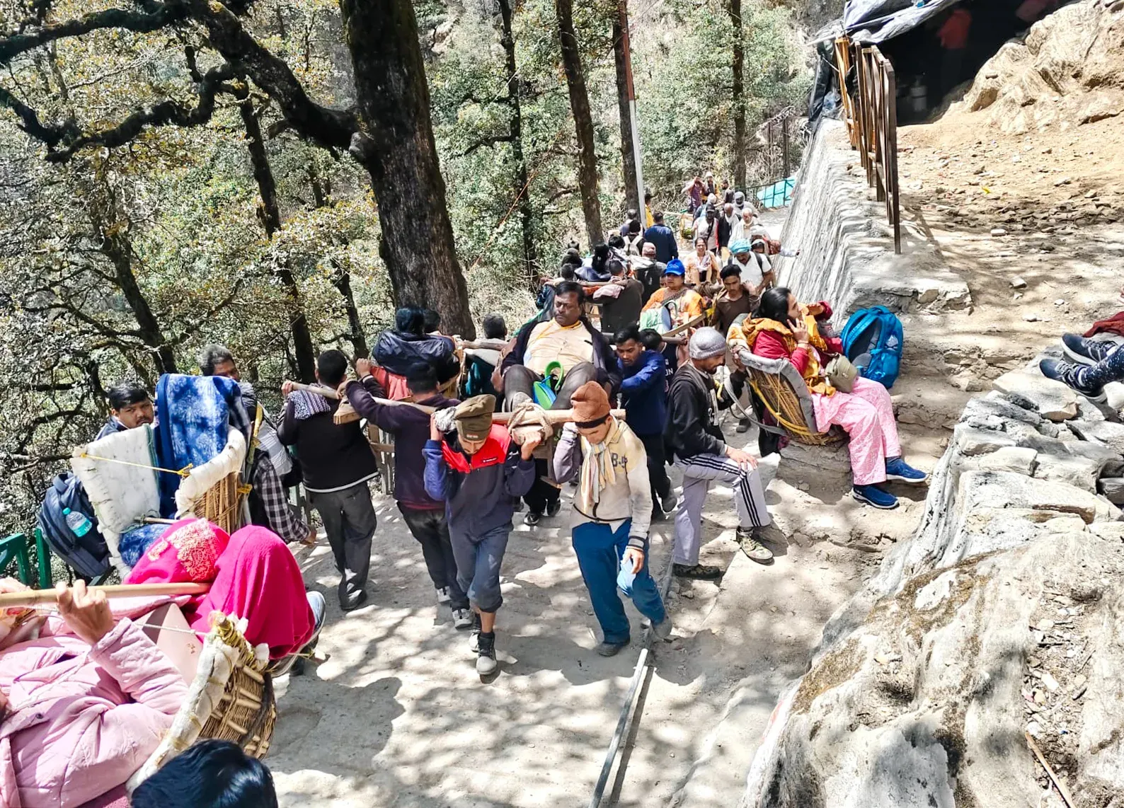 चारधाम यात्रा 2025: 2 दिन के स्थगन के बाद गुरुवार सुबह 6 बजे से फिर शुरू, 45 लाख से अधिक श्रद्धालु कर चुके दर्शन