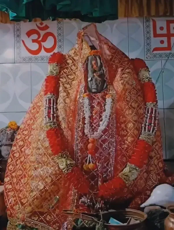 उत्तराखंड के चमत्कारी स्याही देवी मंदिर की रहस्यमय विशेषताएं और इतिहास