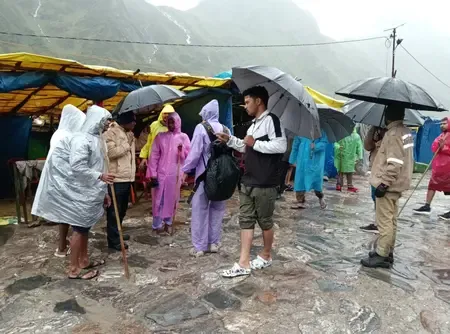 उत्तराखंड में कई जगह बारिश का अलर्ट, 9 जनपदों में छुट्टी का आदेश जारी, केदारनाथ धाम मार्ग भी मलबे से बाधित