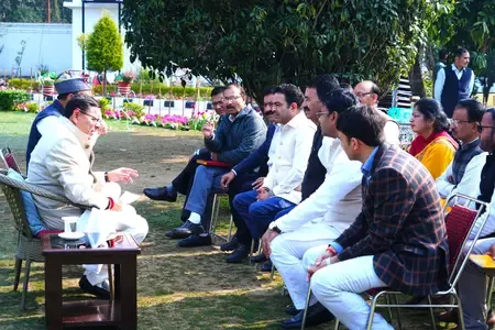 उत्तराखंड: सरकारी कर्मचारी और शिक्षकों की सुरक्षा के लिए बनेगी एसओपी, मुख्यमंत्री धामी का निर्देश