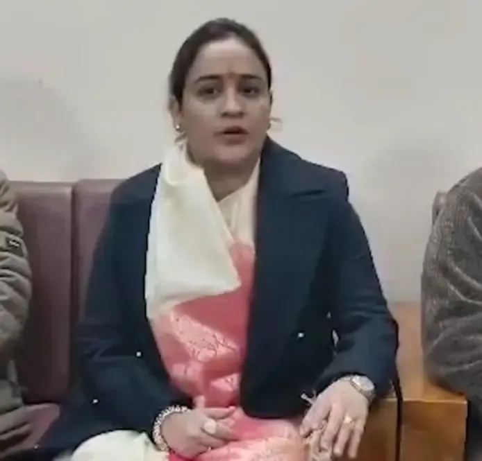 क्या उत्तरकाशी के चिन्यालीसौड़ महोत्सव में अपर्णा बिष्ट यादव ने पहाड़ी बेटियों को सशक्त बनाने का आह्वान किया?