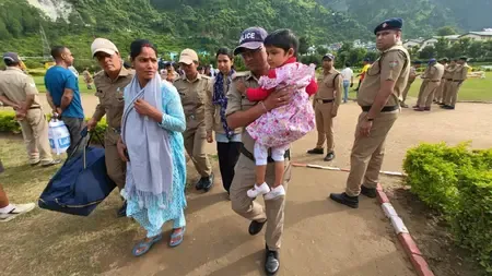 उत्तरकाशी आपदा : धराली में अब तक 367 लोगों का रेस्क्यू, हेलीकॉप्टरों से राहत अभियान तेज