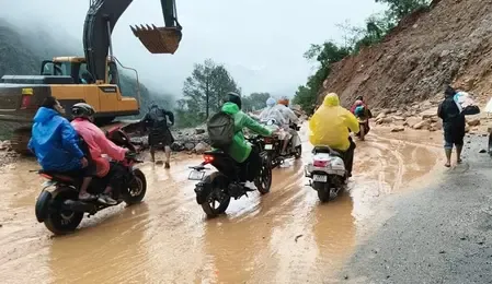 उत्तराखंड: उत्तरकाशी के बलिगढ़ में बादल फटा, आठ लोग लापता
