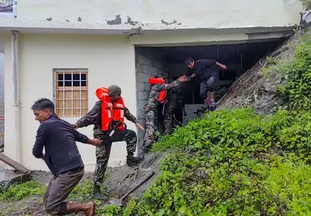 उत्तरकाशी में बादल फटने से भारी तबाही : राष्ट्रपति मुर्मू ने जताया दुख, अब तक 20 लोगों का रेस्क्यू