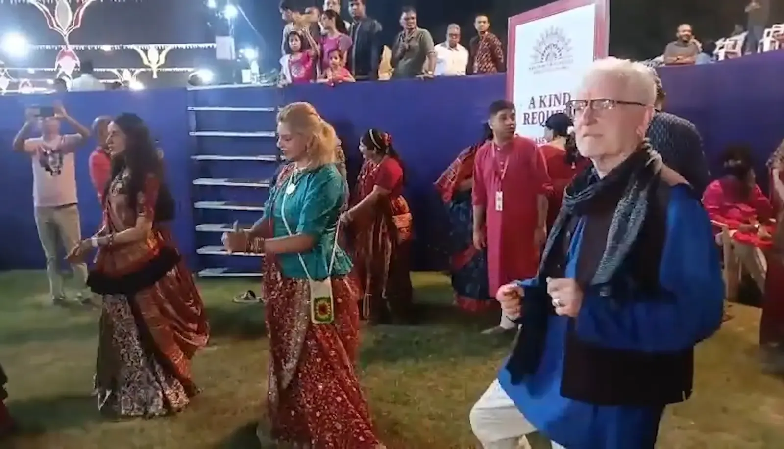 वडोदरा के लक्ष्मी विलास पैलेस में नवरात्र गरबा: 30 देशों के 160 विदेशी प्रतिनिधि झूमे