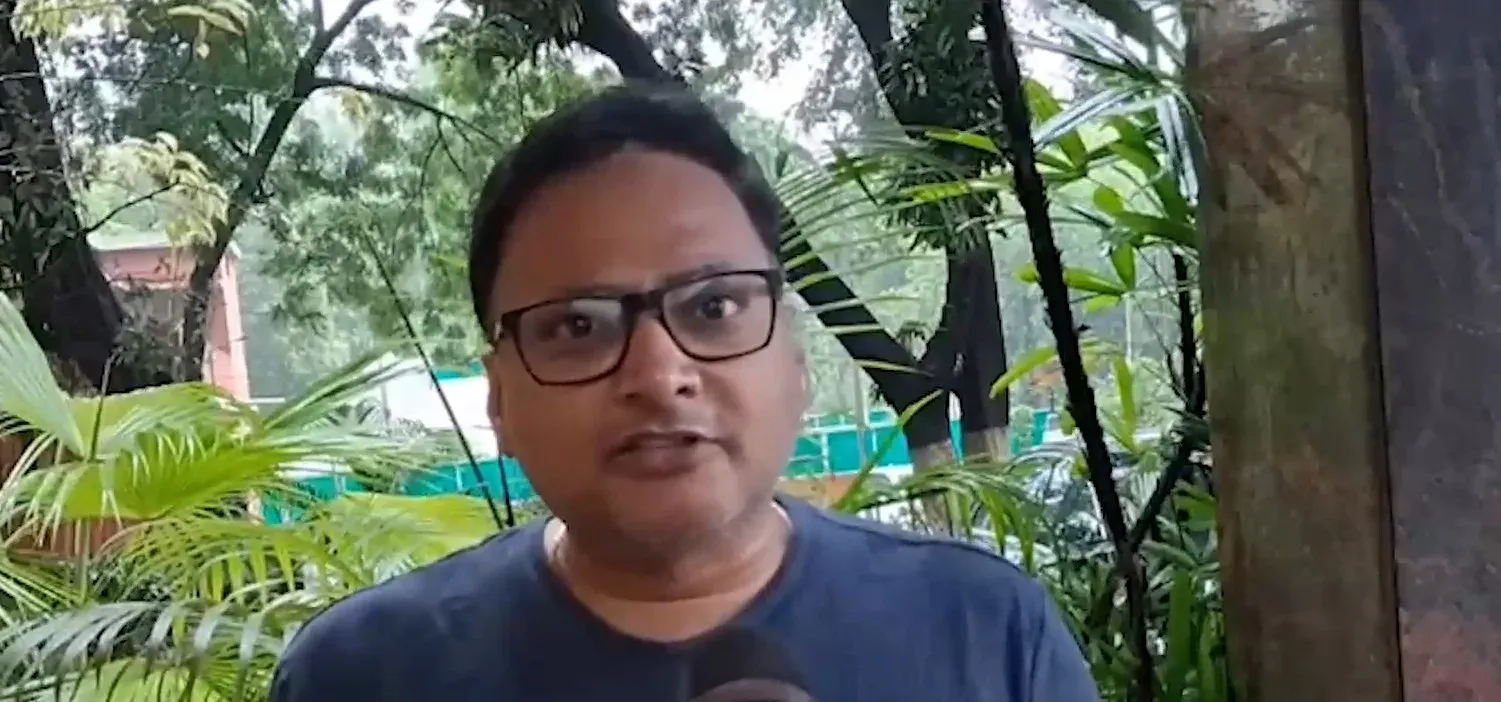 वक्फ बोर्ड में गैर-मुस्लिम नियुक्ति पर सपा का पलटवार: 'काशी-बद्रीनाथ में एंट्री की याचिका दूर नहीं'
