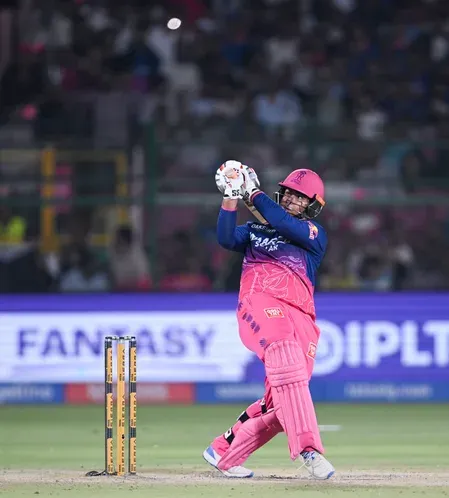 वैभव सूर्यवंशी को 'अगला सचिन' न कहें: दिनेश कार्तिक की चेतावनी, IPL 2026 में 13 मैचों में 579 रन