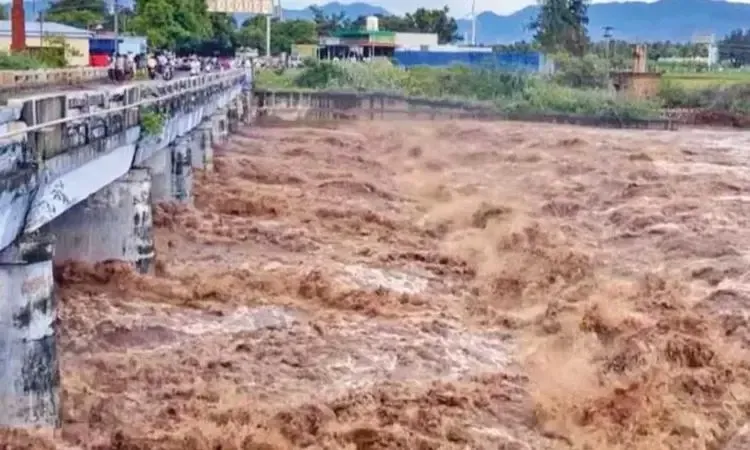 Why is the Vaigai dam's water level rising sharply?
