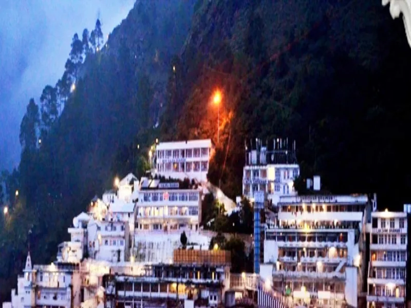 Why is the Vaishno Devi Yatra Postponed Due to Rain?
