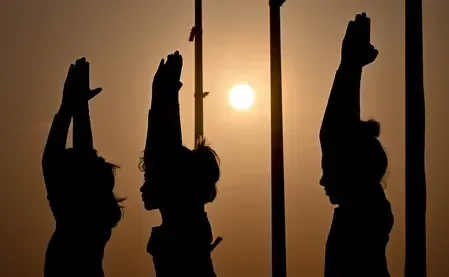 वजन बढ़ाने की है चाहत? इन योगासनों को रुटीन ने करें शामिल और देखें कमाल
