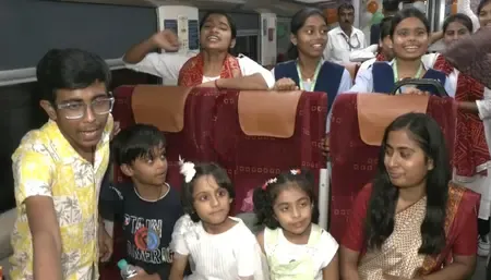 वंदे भारत एक्सप्रेस की सौगात पाकर खुश हुए छात्र, कहा- पीएम मोदी कर रहे हैं बिहार का विकास