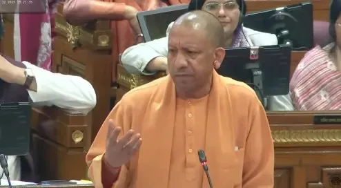 How is Vande Mataram a Mantra of Nation’s Courage and Consciousness, According to CM Yogi?