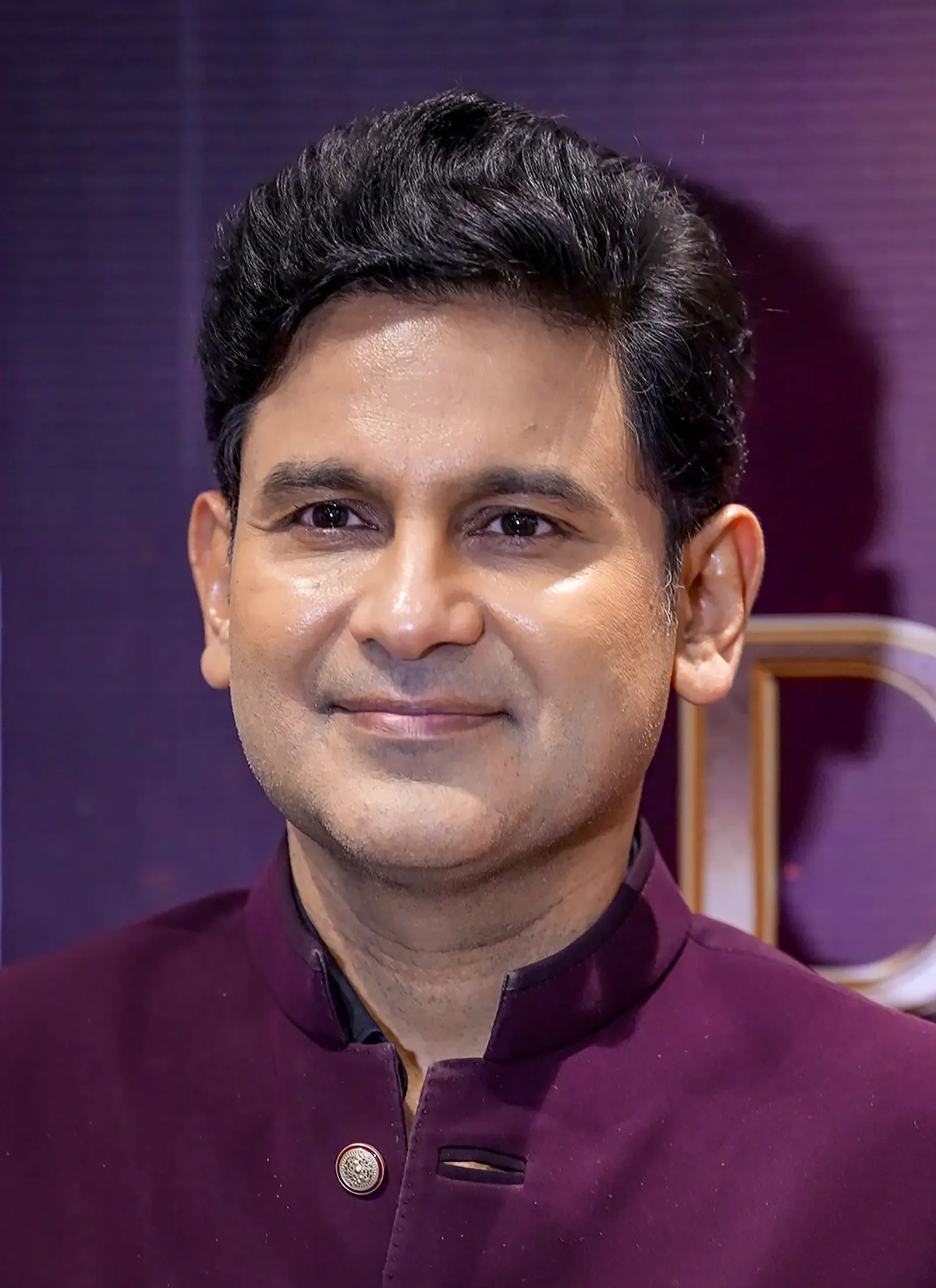 Vande Mataram must be sung in full: Manoj Muntashir slams Rahul Gandhi