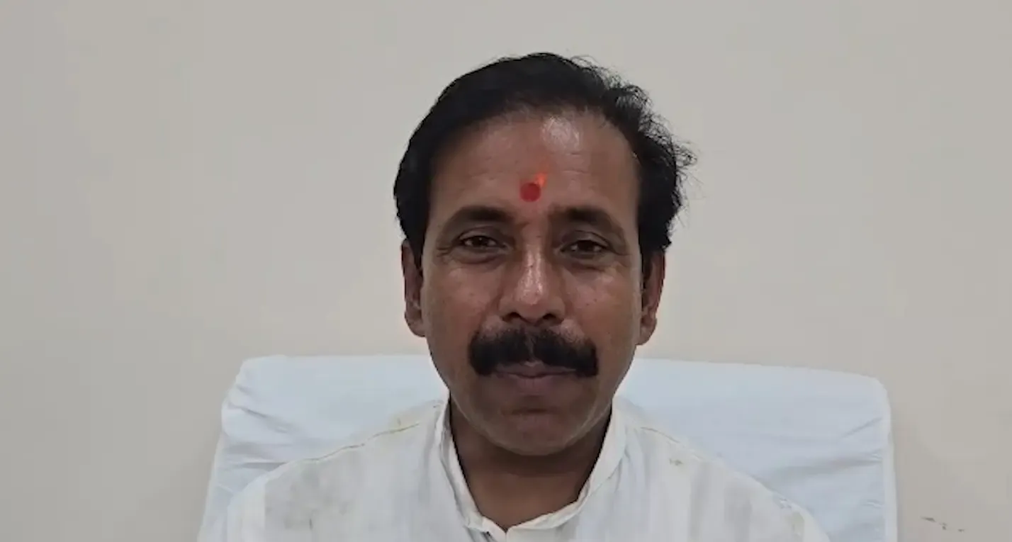 आरक्षण पर अनिल राजभर का सपा पर हमला: 'आरक्षण चुराने वाले अब इसकी बात करें, इससे बड़ा आश्चर्य क्या'