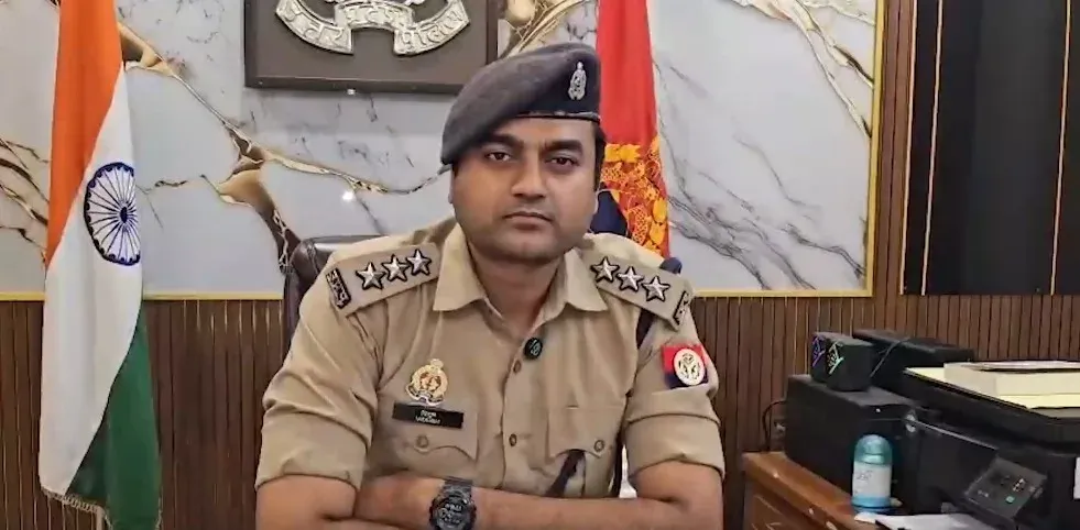 वाराणसी साइबर सेल का बड़ा एक्शन: एक साल में 103 अपराधी जेल, ₹76 लाख पीड़ितों को वापस