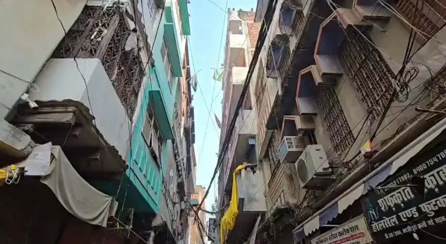 क्या वाराणसी के दालमंडी में वीडीए का हथौड़ा फिर चला?