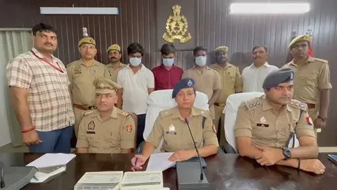 वाराणसी लूटकांड: सारनाथ पुलिस ने 12 घंटे में 3 आरोपी दबोचे, ₹99,000 जबरन ट्रांसफर कराने का मामला
