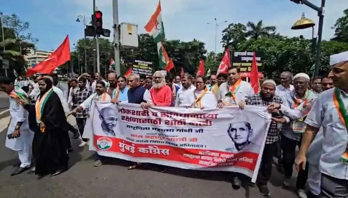 क्या वर्षा गायकवाड़ ने जन सुरक्षा विधेयक का विरोध कर सरकार पर हमला किया?