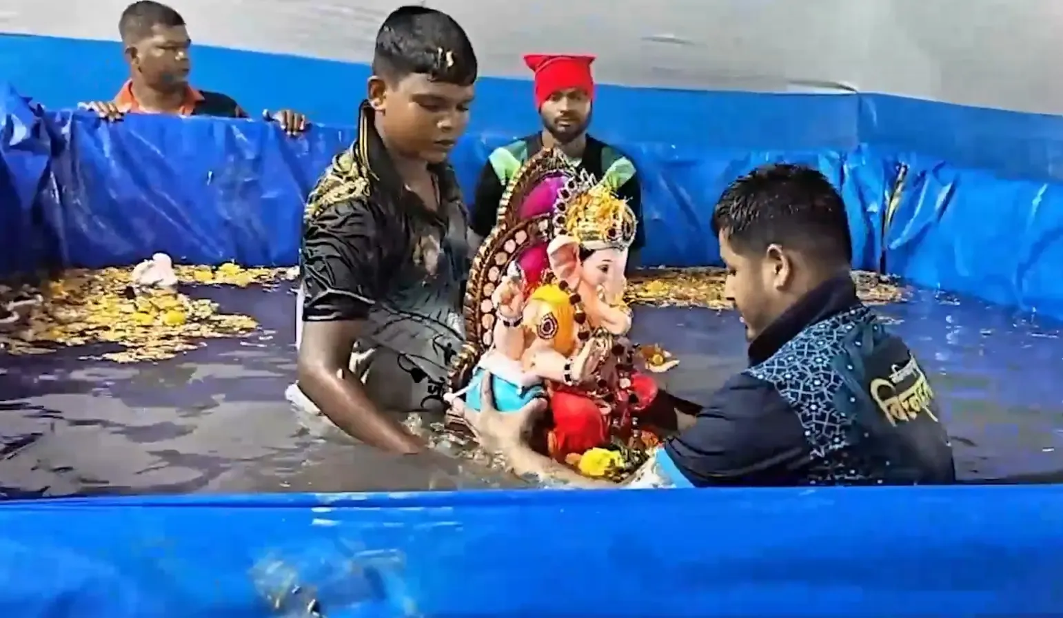 वसई-विरार में 12,987 गणेश प्रतिमाओं का विसर्जन, 11,974 मूर्तियाँ कृत्रिम तालाबों में विसर्जित