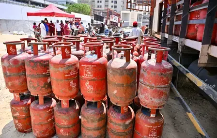 वसई-विरार में गैस संकट पर प्रशासन ने बुलाई उच्च स्तरीय बैठक, अफवाहों से बचने की दी सलाह