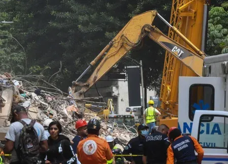 Venezuela declares 7-day national mourning after quakes kill 1,943