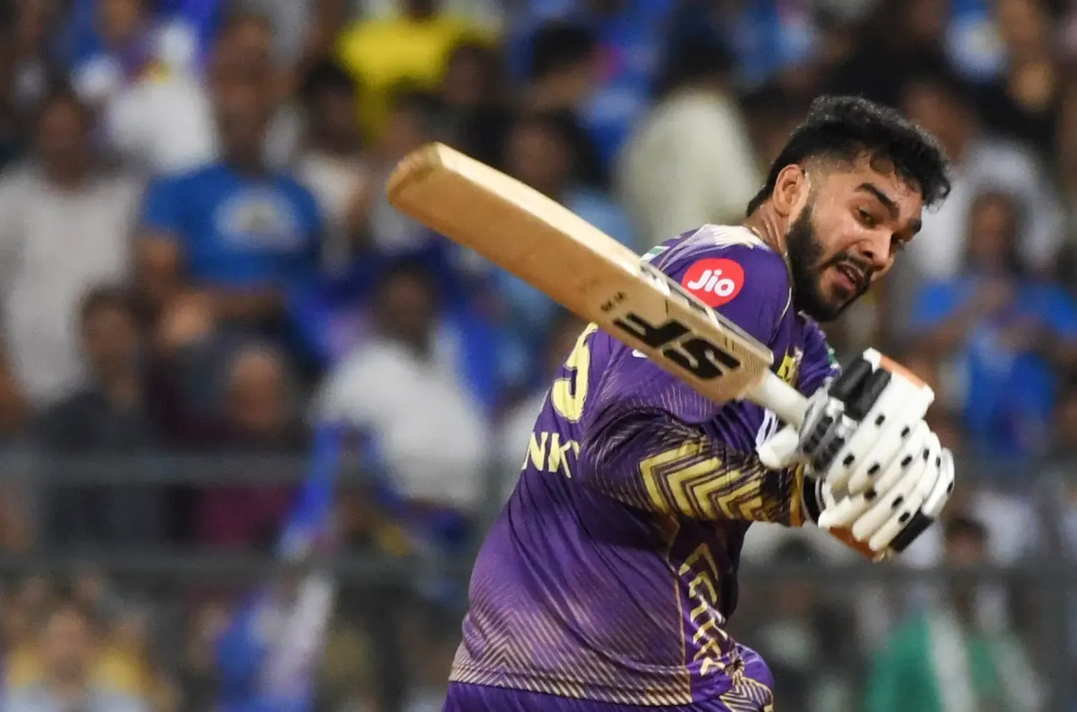 क्या वेंकटेश अय्यर को आरसीबी के साथ जोड़कर हम खुश हैं?: एंडी फ्लावर