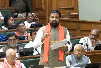 What sparked the verbal clash in Bihar Assembly between Samrat Choudhary and Pappu Yadav?