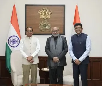 Vice President C. P. Radhakrishnan Engages with Shivraj Singh Chouhan on Rural Welfare Initiatives