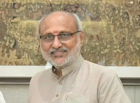 Will Vice President Radhakrishnan Honor Jayaprakash Narayan in Bihar Today?
