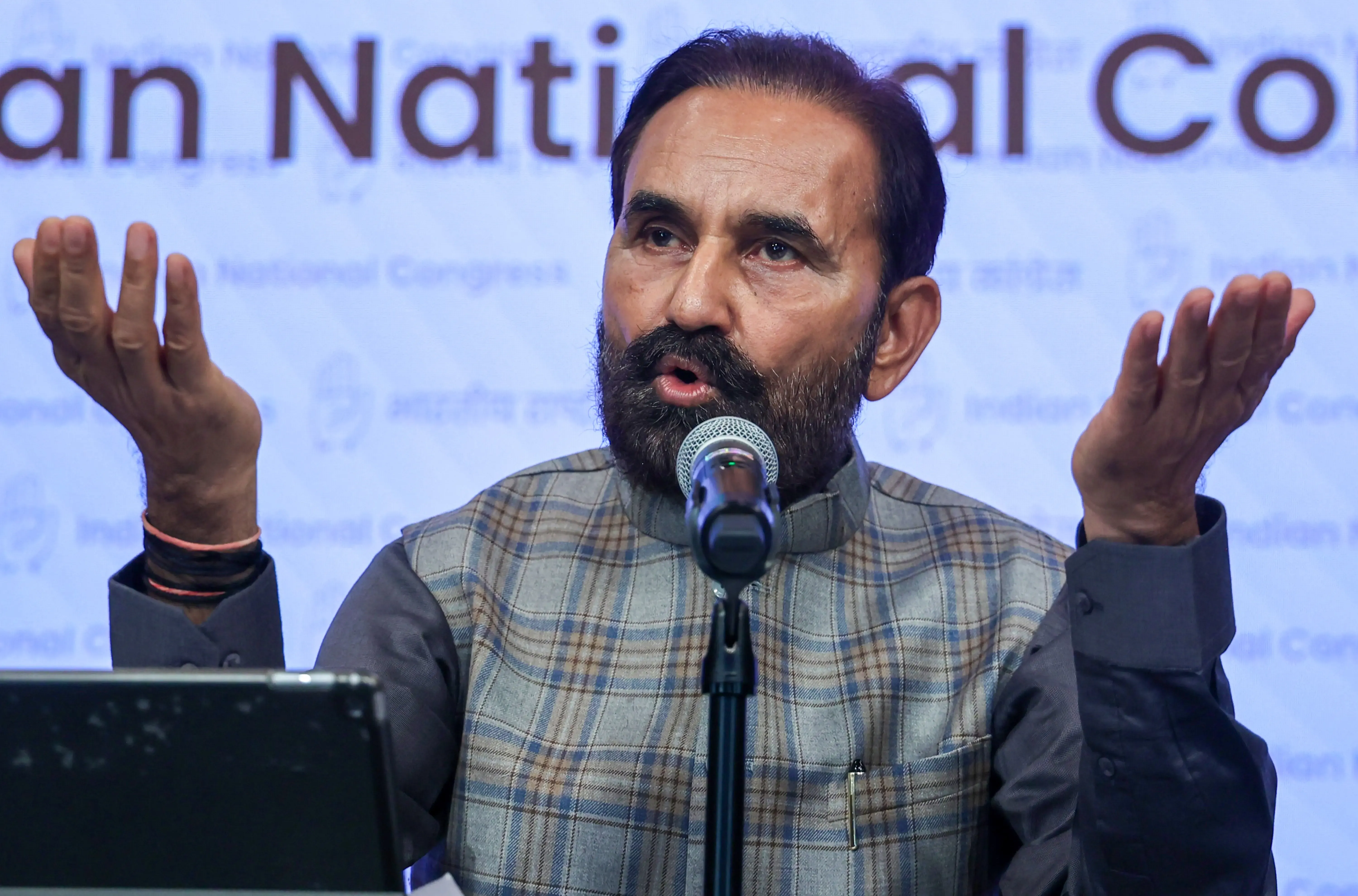 विदेश में भारतीय छात्रों की सुरक्षा पर चिंता: 350 मामले, रूस में सबसे अधिक 200 शिकायतें