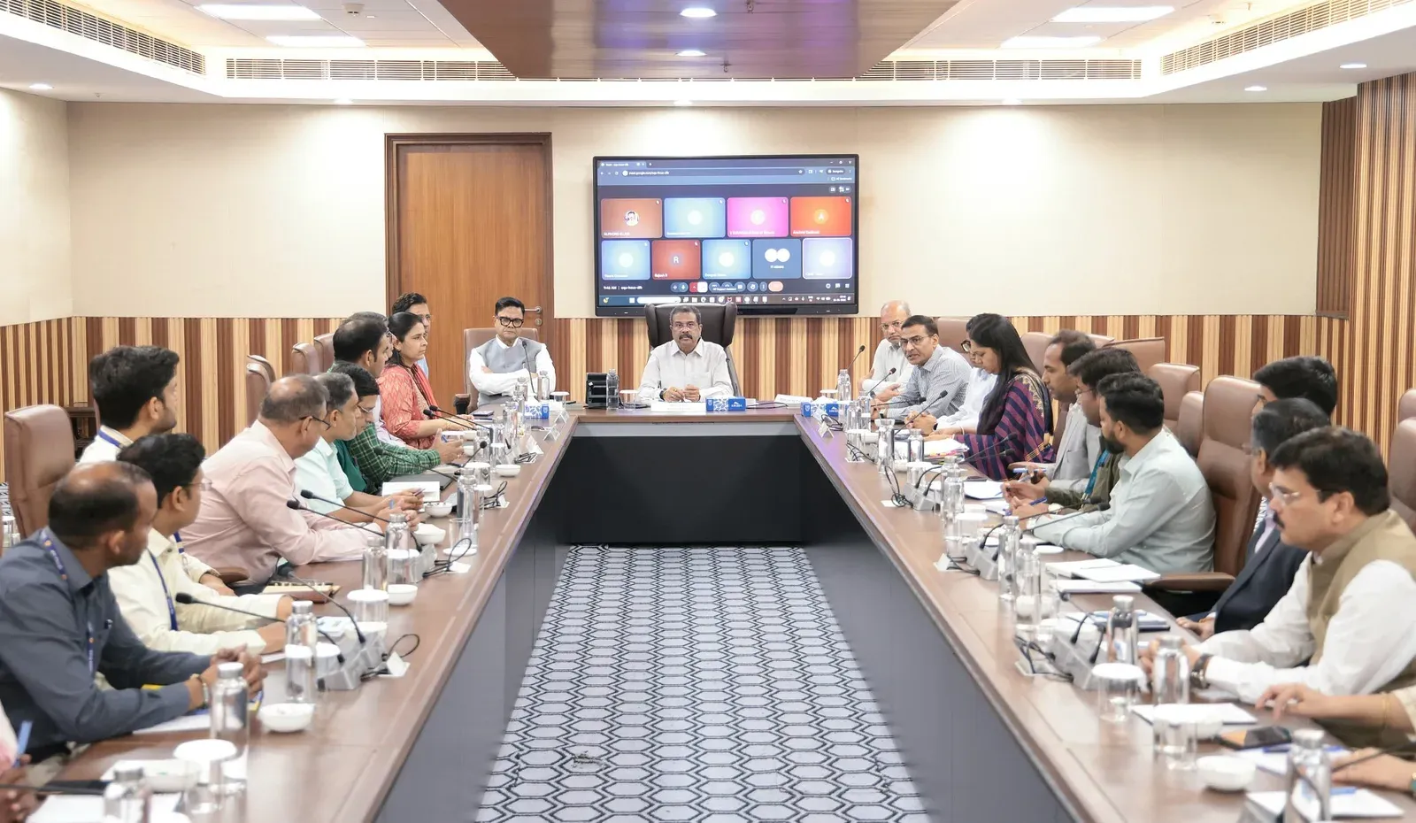 सीबीएसई कक्षा 12 परिणाम: धर्मेंद्र प्रधान ने की उच्चस्तरीय समीक्षा, 18 लाख छात्रों के हित सर्वोच्च प्राथमिकता