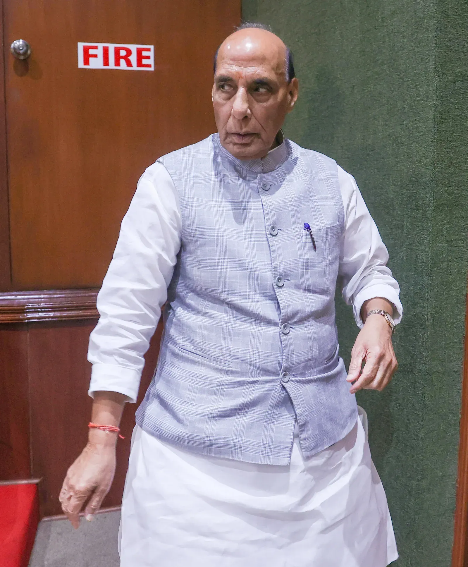 धर्मेंद्र प्रधान के इस्तीफे पर राजनाथ सिंह बोले — छात्रों की भावनाएँ सरकार की सर्वोच्च प्राथमिकता