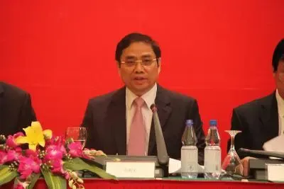 How is the Vietnamese PM addressing the needs of flood-hit residents?