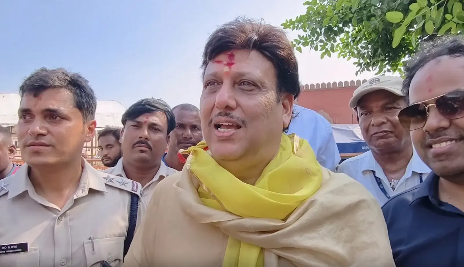 विजयादशमी पर गोविंदा पहुंचे पुरी के श्रीमंदिर, भगवान जगन्नाथ के दर्शन कर मांगा बच्चों के लिए आशीर्वाद