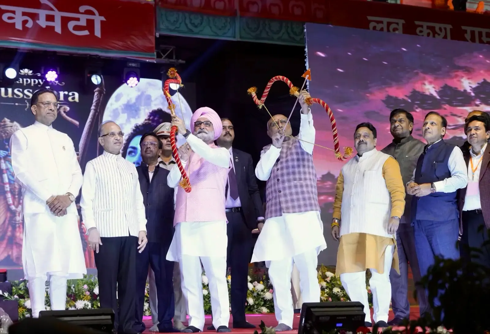 विजयदशमी 2026: उपराष्ट्रपति सीपी राधाकृष्णन ने लाल किला मैदान में दशहरा समारोह में की शिरकत, दिया एकता का संदेश